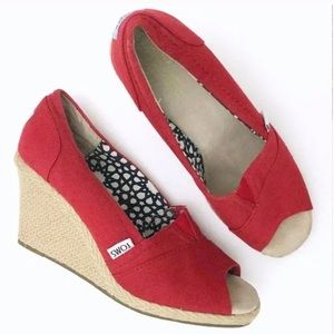 TOMS Peep-Toe Espadrilles. Red. Size 7.